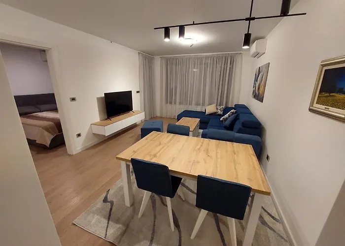 Apartment West 65